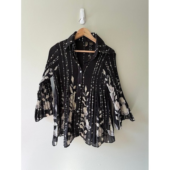 Serenade Tops - Pleated Serenade Blouse Womens 1X Black Floral Button Up Bell Sleeve Top